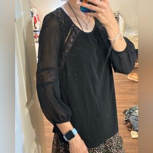 Quarter lace sleeve blouse